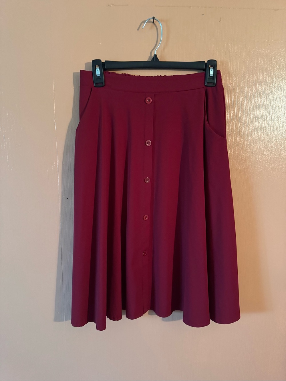 Women’s Burgundy Button Front A-Line Midi Skirt | Size Medium
